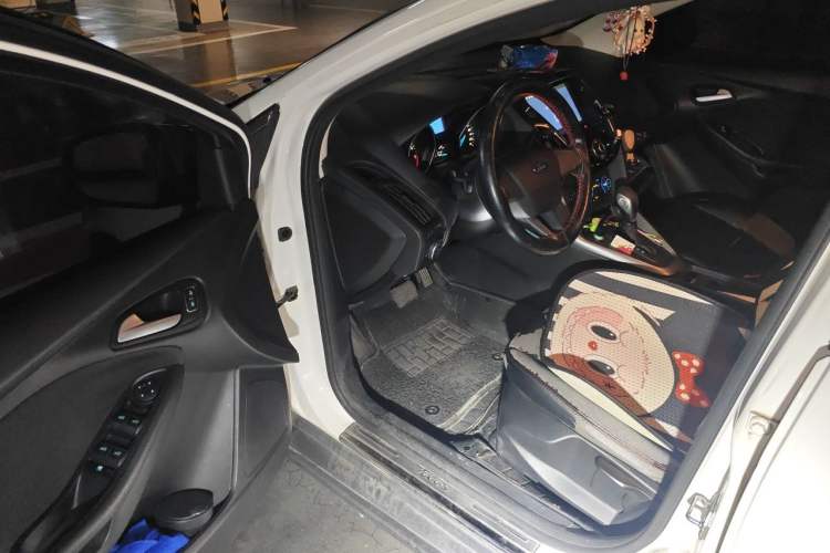 Used Ford Focus 2015 Hatchback 1.6L Automatic Comfort Model Driver Seat
