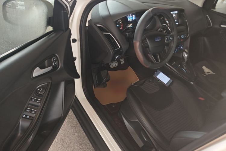 Used Ford Focus 2015 Sedan EcoBoost 180 Automatic Elite Model Driver Seat