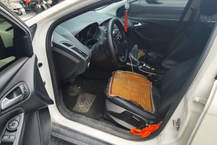 Used Ford Focus 2015 Hatchback 1.6L Automatic Comfort Model Driver Seat