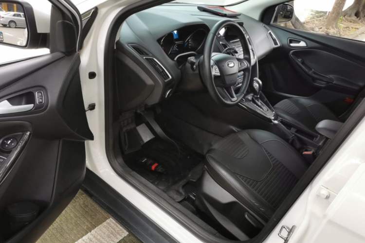 Used Ford Focus 2015 Sedan 1.6L Automatic Trend Model Driver Seat