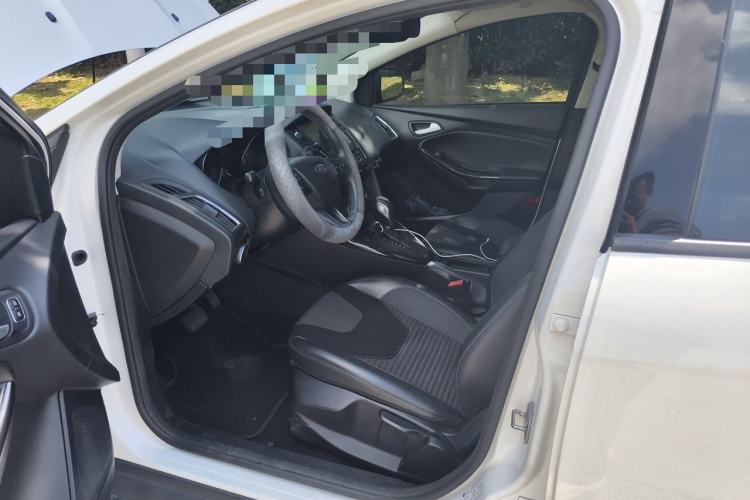 Used Ford Focus 2015 Hatchback 1.6L Automatic Fashion Edition Driver Seat