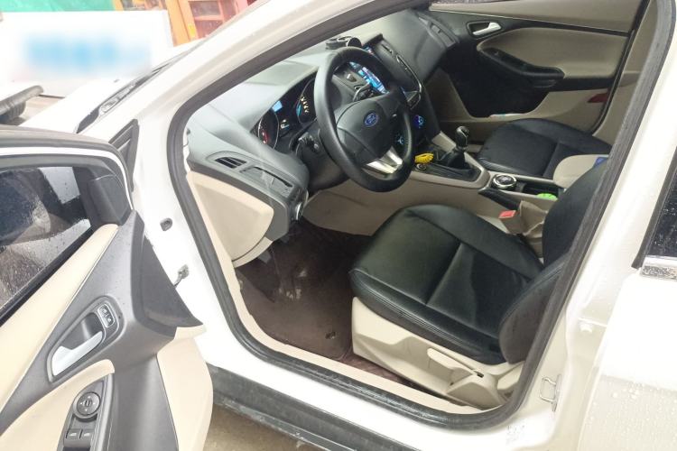 Used Ford Focus 2015 Sedan 1.6L Manual Comfort Model Driver Seat