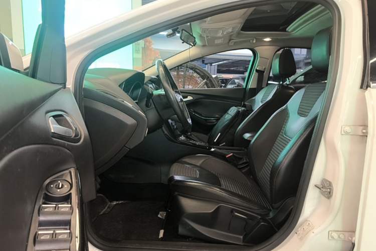 Used Ford Focus 2015 Hatchback EcoBoost 180 Automatic Elite Model Driver Seat