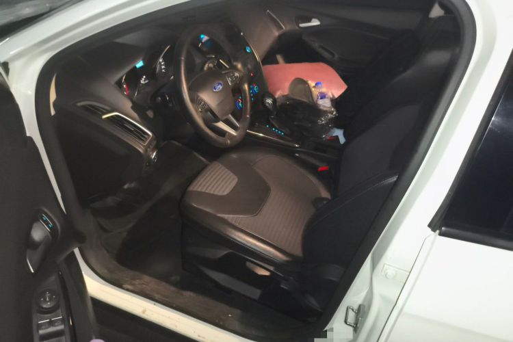 Used Ford Focus 2015 Hatchback 1.6L Automatic Fashion Edition Driver Seat