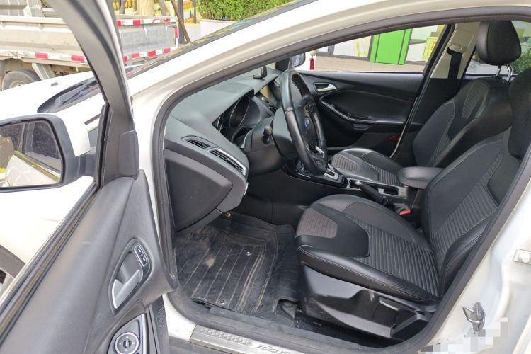 Used Ford Focus 2015 Sedan 1.6L Automatic Trend Model Driver Seat