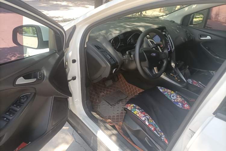 Used Ford Focus 2015 Hatchback 1.6L Automatic Comfort Model Driver Seat