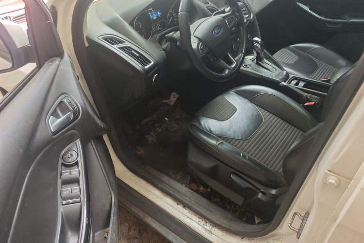 Used Ford Focus 2015 Sedan 1.6L Automatic Trend Model Driver Seat