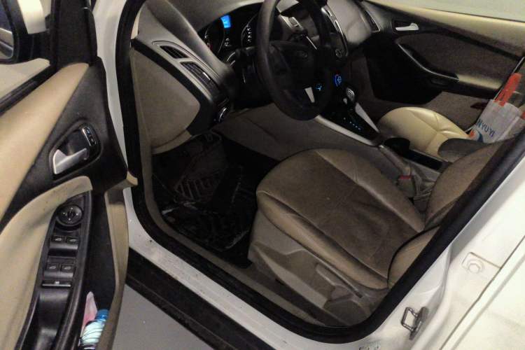 Used Ford Focus 2015 Sedan 1.6L Automatic Comfort Model Driver Seat