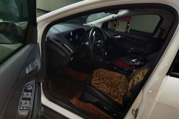 Used Ford Focus 2015 Sedan 1.6L Automatic Trend Model Driver Seat