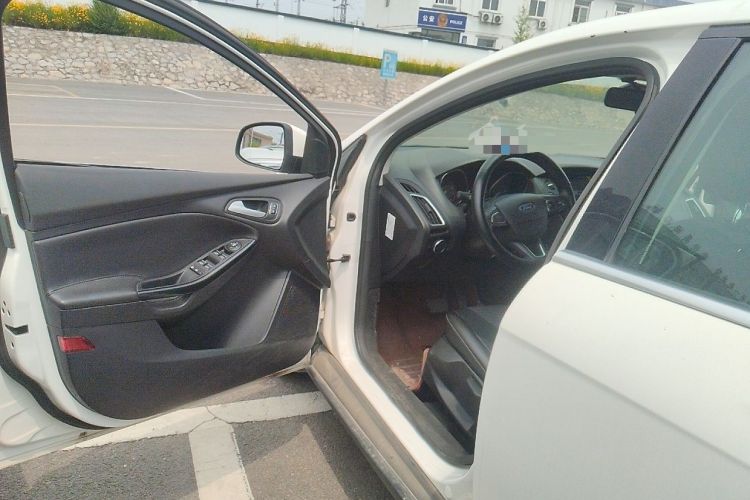 Used Ford Focus 2015 Sedan EcoBoost 180 Automatic Elite Model Driver Seat