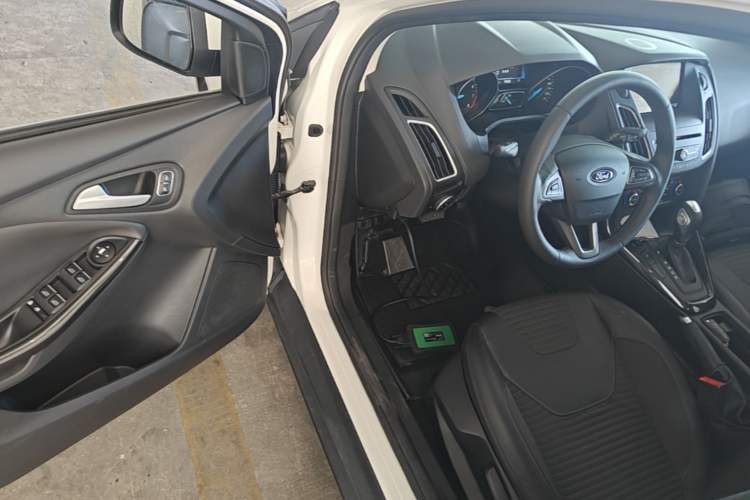 Used Ford Focus 2015 Hatchback EcoBoost 180 Automatic Elite Model Driver Seat