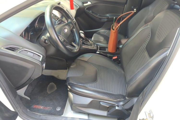 Used Ford Focus 2015 Sedan EcoBoost 125 Automatic Supreme Style Edition Driver Seat