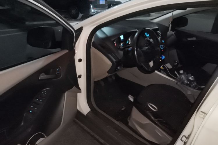 Used Ford Focus 2015 Sedan 1.6L Manual Comfort Model Driver Seat