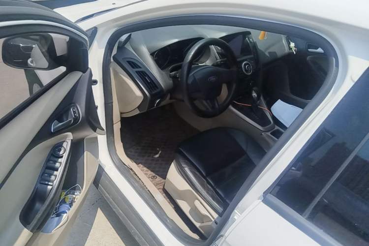 Used Ford Focus 2015 Sedan 1.6L Automatic Comfort Model Driver Seat