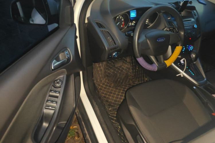Used Ford Focus 2015 Hatchback 1.6L Automatic Comfort Model Driver Seat