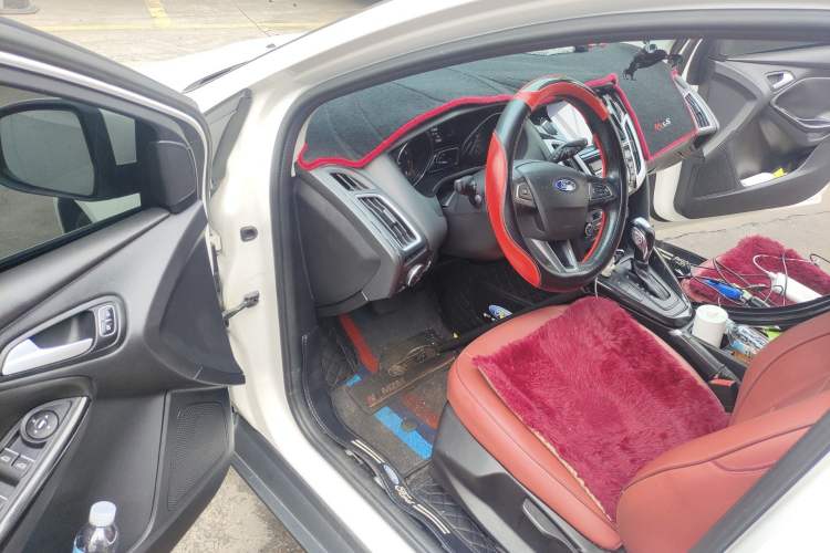 Used Ford Focus 2015 Hatchback EcoBoost 180 Automatic Elite Model Driver Seat