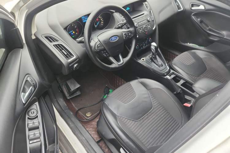 Used Ford Focus 2015 Sedan 1.6L Automatic Trend Model Driver Seat