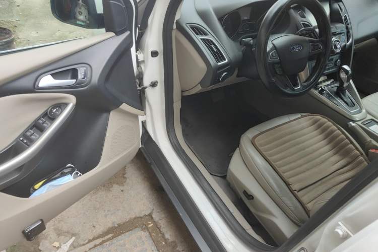Used Ford Focus 2015 Sedan EcoBoost 180 Automatic Flagship Model Driver Seat