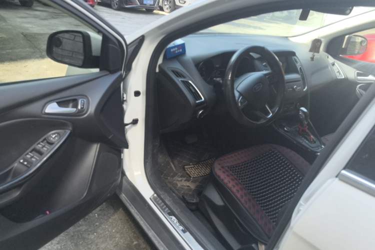 Used Ford Focus 2015 Hatchback EcoBoost 180 Automatic Elite Model Driver Seat