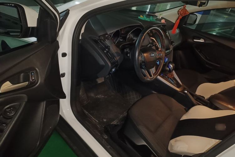 Used Ford Focus 2015 Hatchback 1.6L Automatic Comfort Model Driver Seat