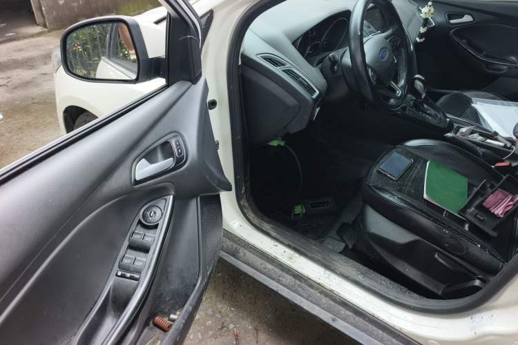 Used Ford Focus 2015 Sedan EcoBoost 180 Automatic Elite Model Driver Seat