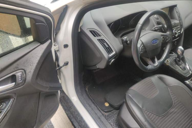 Used Ford Focus 2015 Sedan 1.6L Automatic Trend Model Driver Seat