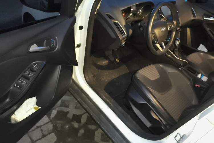 Used Ford Focus 2015 Hatchback EcoBoost 180 Automatic Elite Model Driver Seat