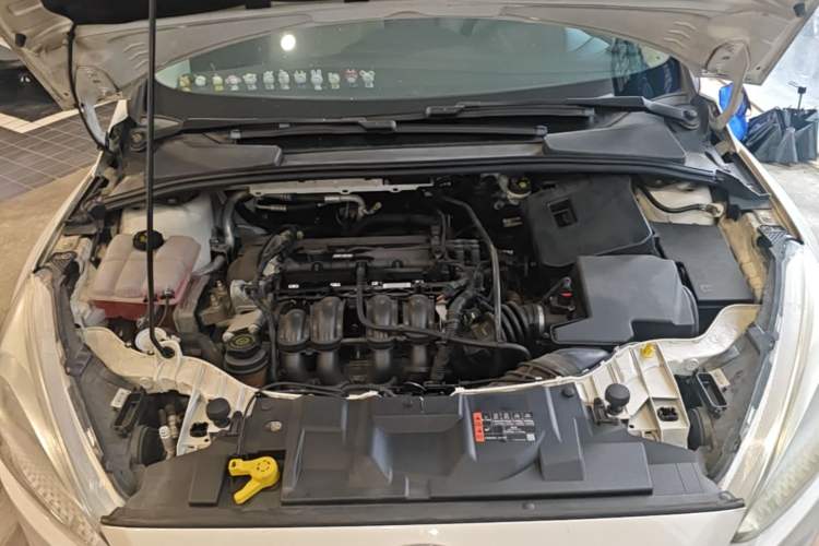 Used Ford Focus 2015 Hatchback 1.6L Automatic Comfort Model Engine Bay