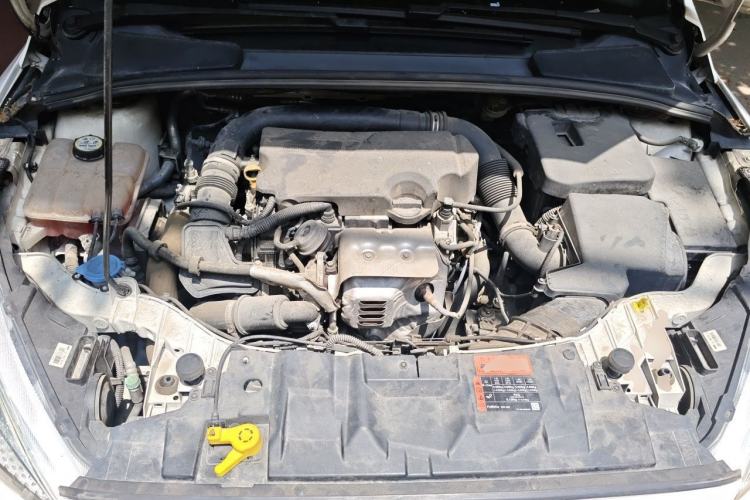 Used Ford Focus 2015 Sedan EcoBoost 125 Automatic Supreme Style Edition Engine Bay