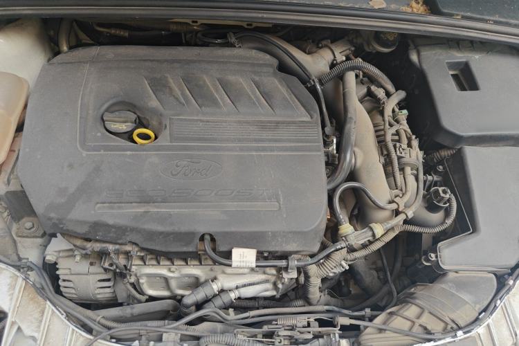 Used Ford Focus 2015 Hatchback EcoBoost 180 Automatic Elite Model Engine Bay
