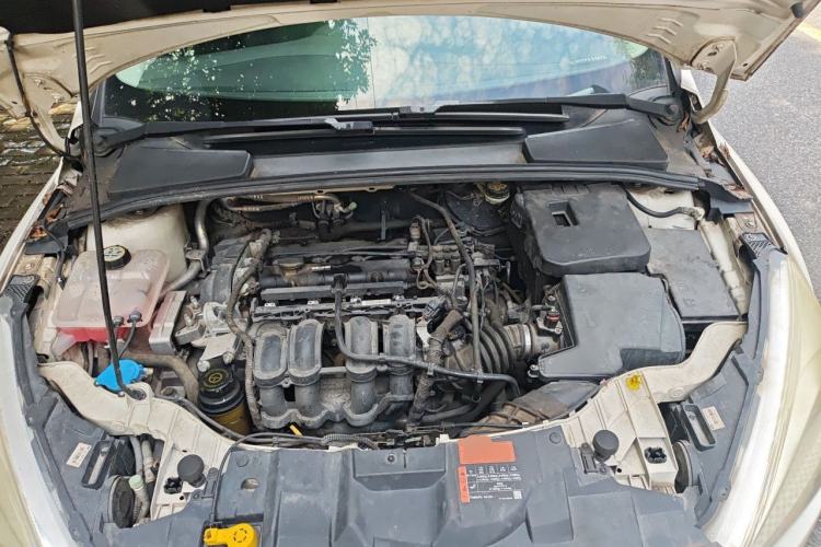 Used Ford Focus 2015 Hatchback 1.6L Automatic Comfort Model Engine Bay