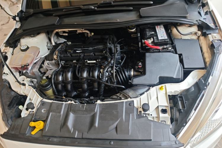 Used Ford Focus 2015 Hatchback 1.6L Automatic Comfort Model Engine Bay