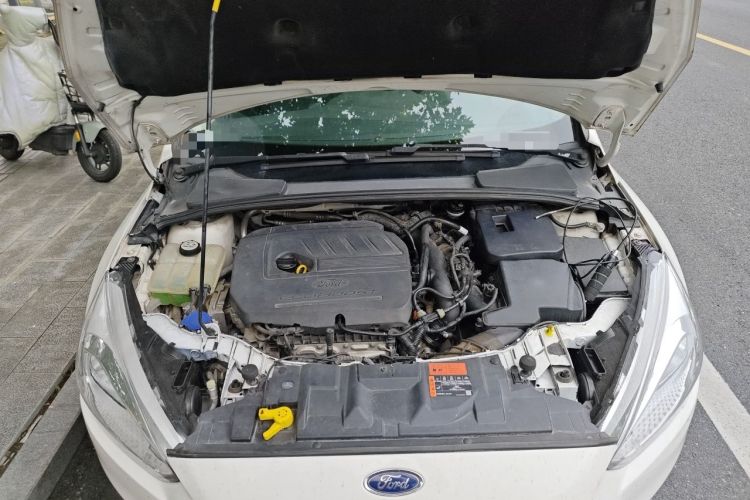 Used Ford Focus 2015 Hatchback EcoBoost 180 Automatic Elite Model Engine Bay