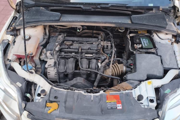 Used Ford Focus 2015 Sedan 1.6L Manual Comfort Model Engine Bay