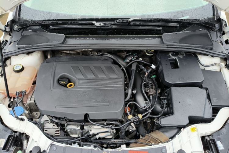 Used Ford Focus 2015 Sedan EcoBoost 180 Automatic Elite Model Engine Bay