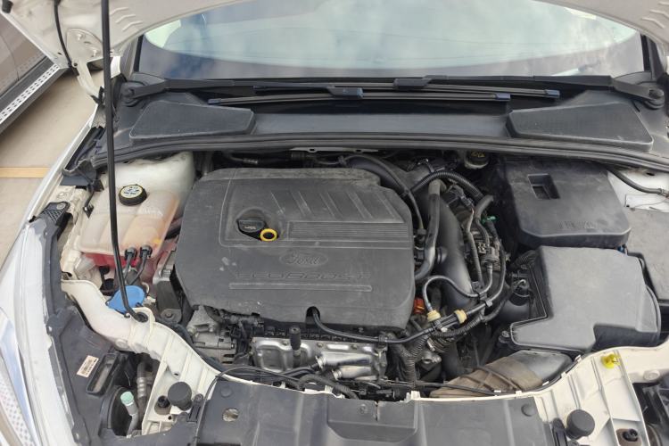 Used Ford Focus 2015 Sedan EcoBoost 180 Automatic Elite Model Engine Bay