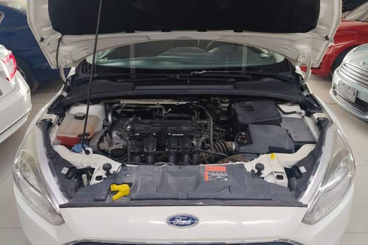 Used Ford Focus 2015 Hatchback 1.6L Automatic Comfort Model Engine Bay