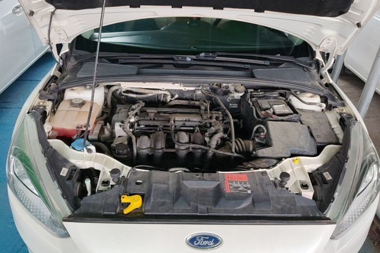 Used Ford Focus 2015 Hatchback 1.6L Automatic Comfort Model Engine Bay