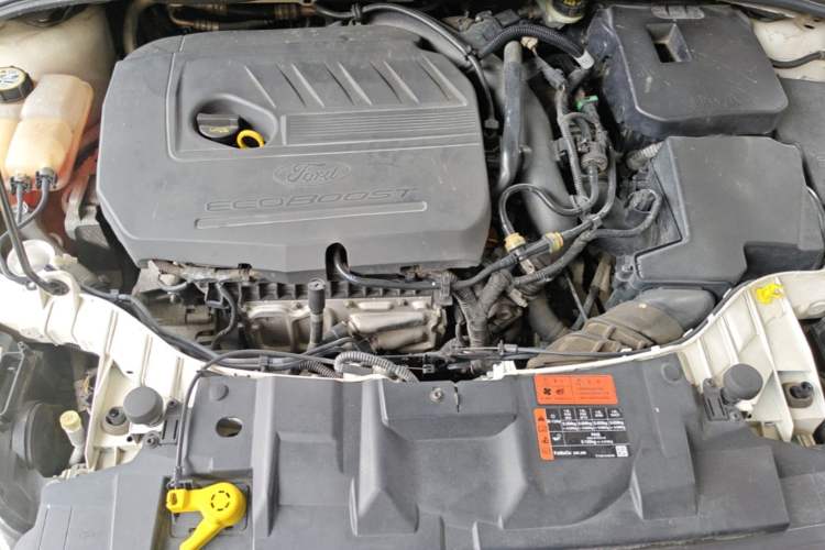Used Ford Focus 2015 Sedan EcoBoost 180 Automatic Elite Model Engine Bay