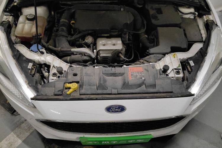 Used Ford Focus 2015 Hatchback EcoBoost 125 Automatic Supreme Style Edition Engine Bay