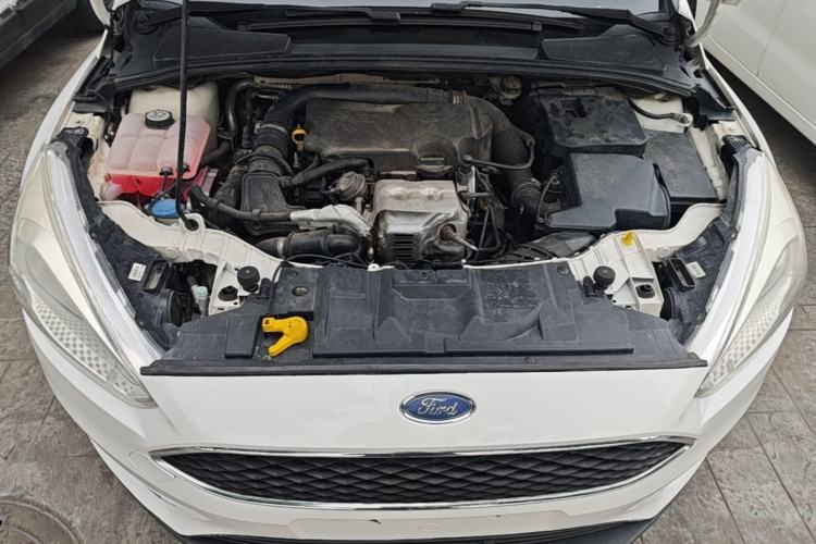 Used Ford Focus 2015 Hatchback EcoBoost 125 Automatic Supreme Style Edition Engine Bay