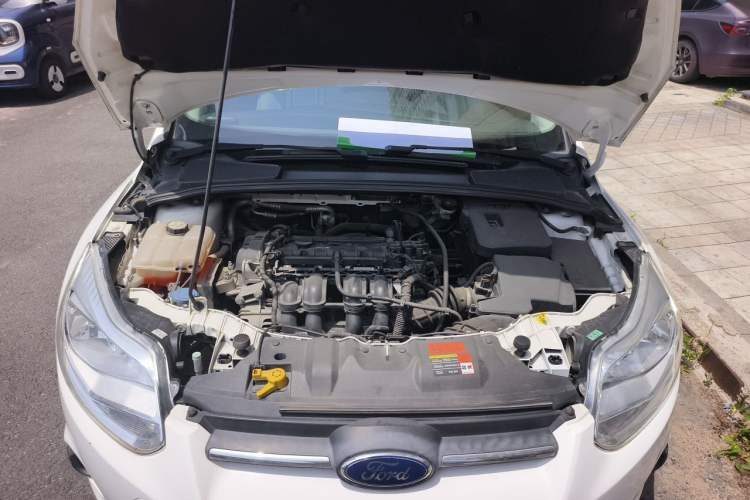 Used Ford Focus 2015 Hatchback 1.6L Manual Comfort Edition Engine Bay