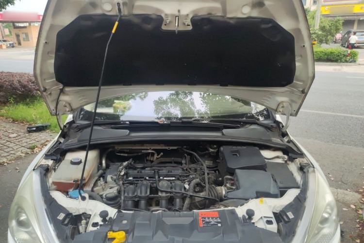Used Ford Focus 2015 Hatchback 1.6L Automatic Comfort Model Engine Bay