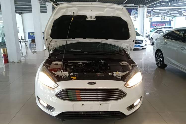 Used Ford Focus 2015 Sedan 1.6L Automatic Trend Model Engine Bay