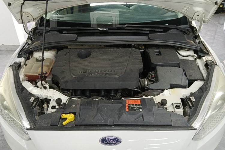 Used Ford Focus 2015 Sedan 1.6L Automatic Comfort Model Engine Bay