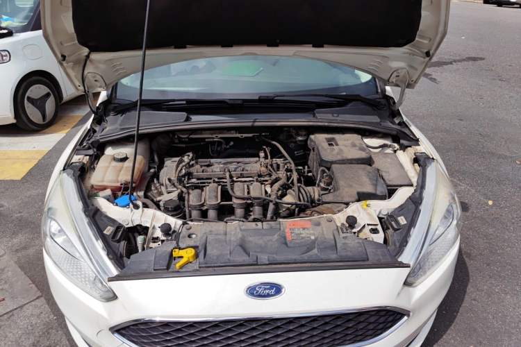 Used Ford Focus 2015 Hatchback 1.6L Automatic Comfort Model Engine Bay