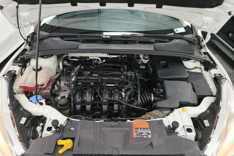 Used Ford Focus 2015 Hatchback 1.6L Automatic Comfort Model Engine Bay