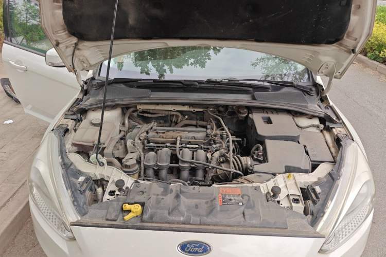 Used Ford Focus 2015 Hatchback 1.6L Automatic Comfort Model Engine Bay