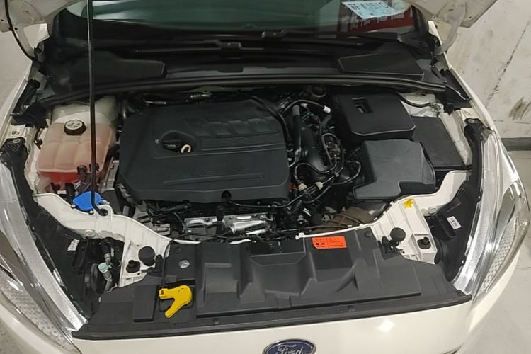 Used Ford Focus 2015 Sedan EcoBoost 180 Automatic Elite Model Engine Bay