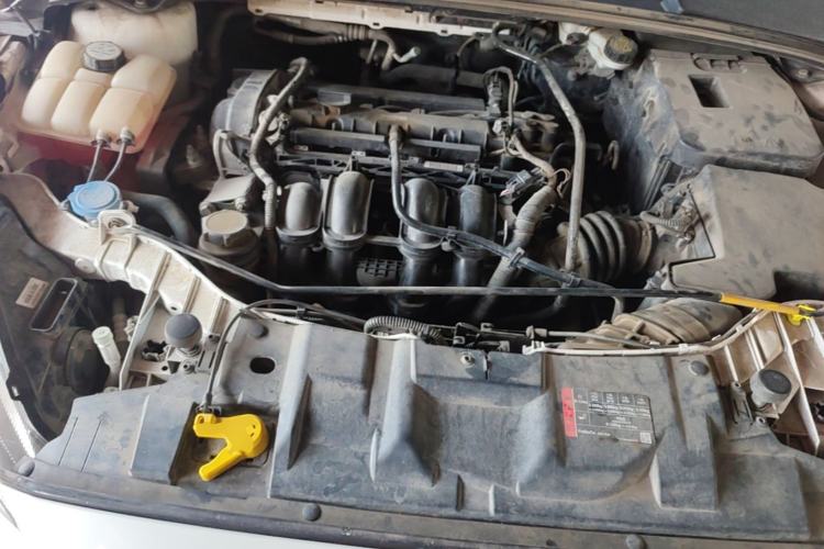 Used Ford Focus 2015 Hatchback 1.6L Automatic Fashion Edition Engine Bay